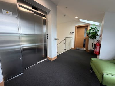 Office in Eastleigh - photo 4