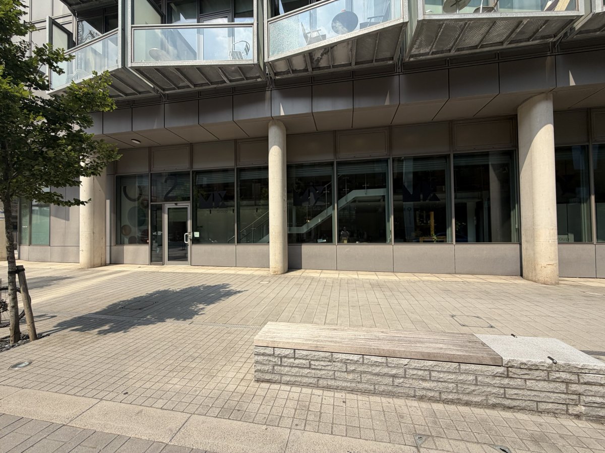 Office in Salford - photo 2