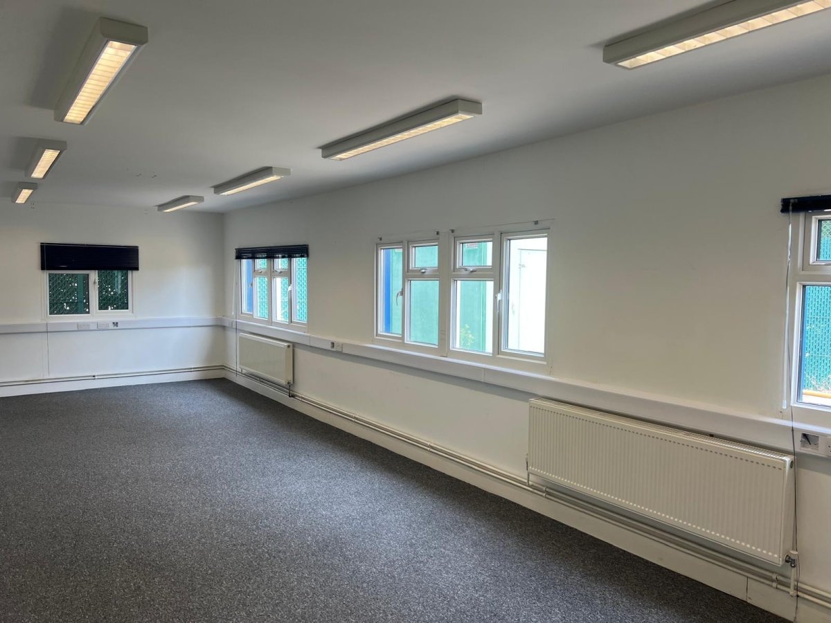Office in Hythe - photo 2