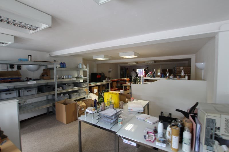 Office in Farnham - photo 3