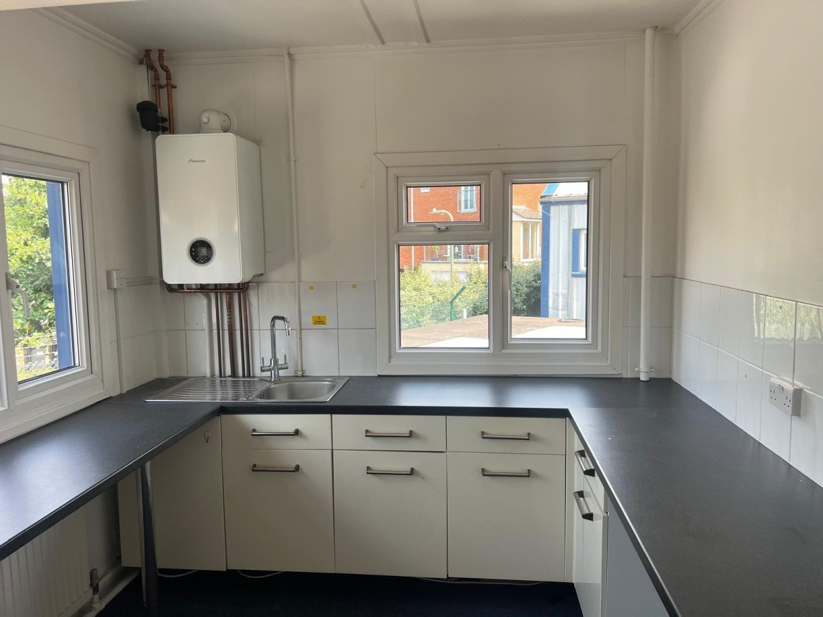 Office in Hythe - photo 4