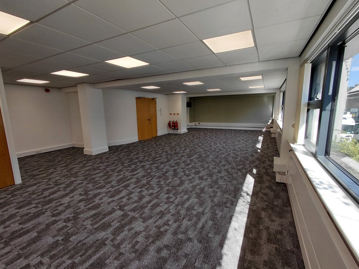 Office in Caterham - photo 2