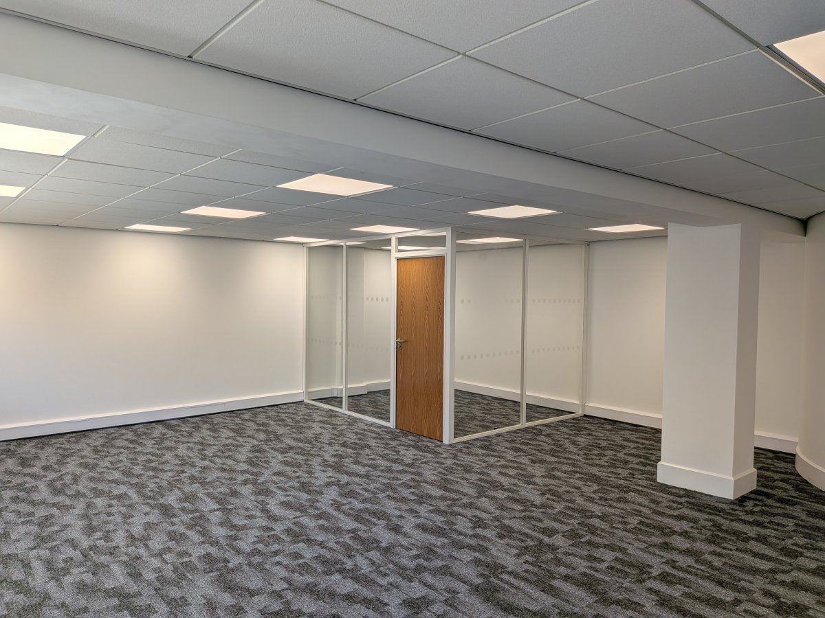 Office in Caterham - photo 3