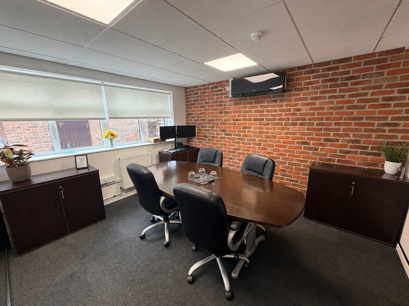 Office in Southampton - photo 2