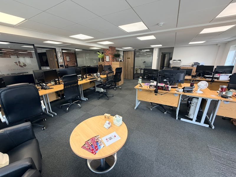 Office in Southampton - photo 3