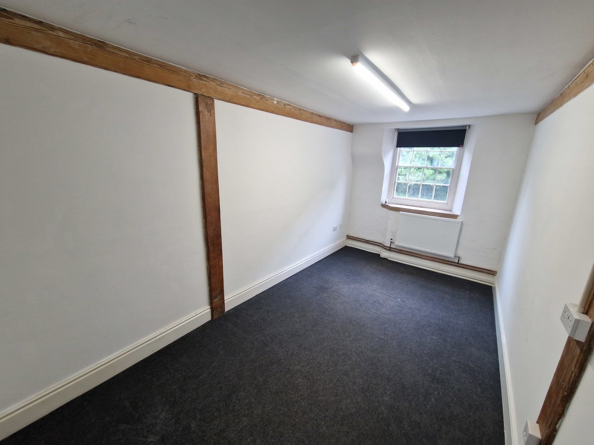 Office in Cromford - photo 2