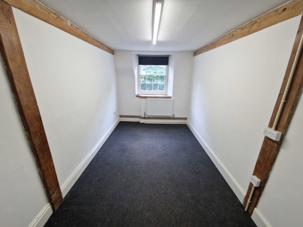Office in Cromford - photo 3