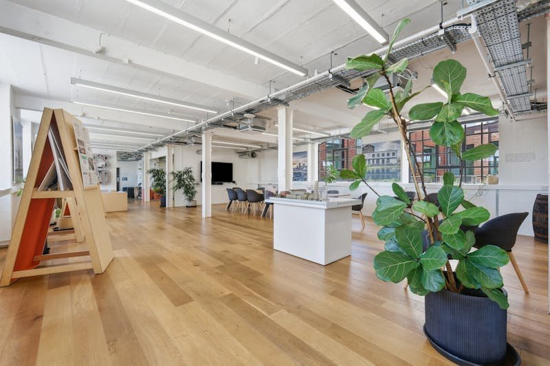 Office in London - photo 3