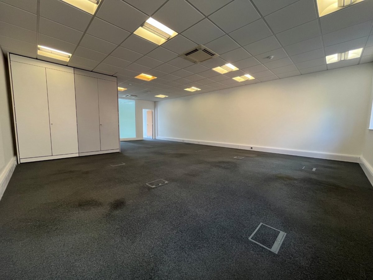 Office in Colchester - photo 3