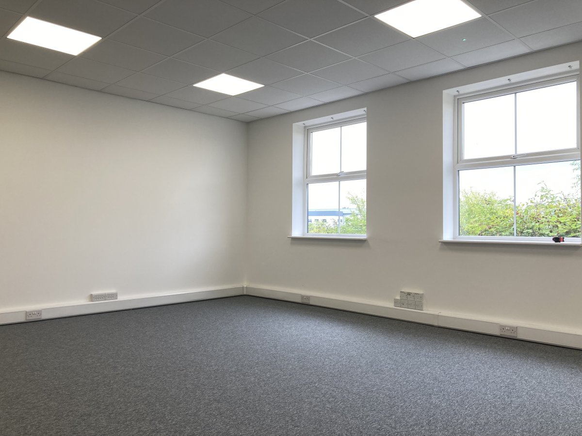 Office in Chesterfield - photo 3