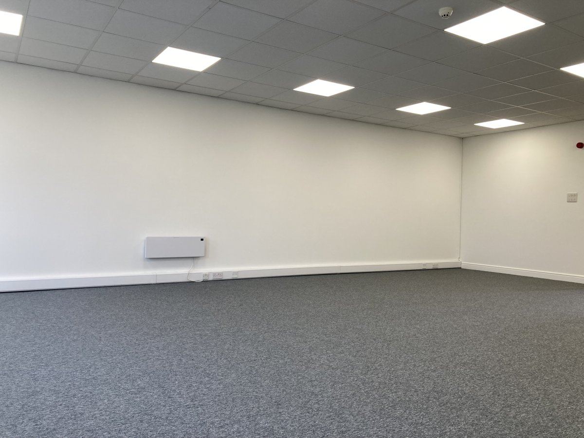Office in Chesterfield - photo 4