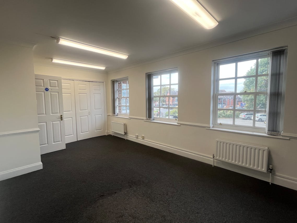 Office in Romsey - photo 2