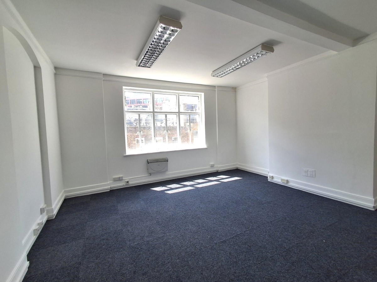 Office in London - photo 2