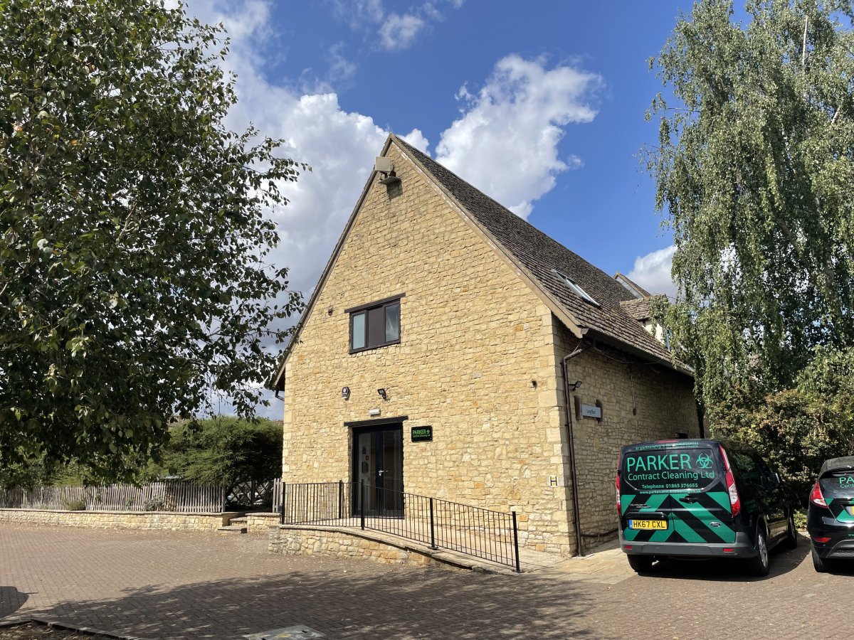 Office in Witney - photo 3