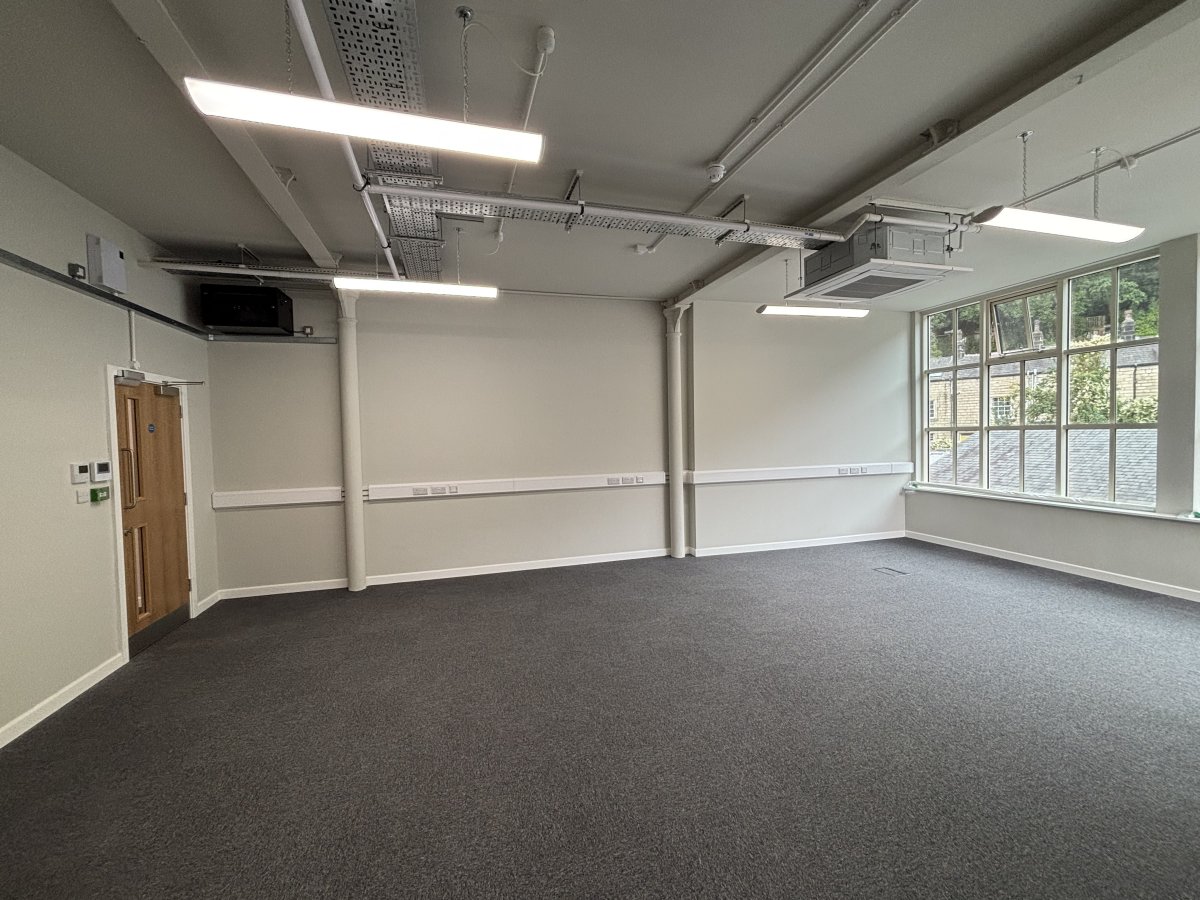 Office in Hebden Bridge - photo 2
