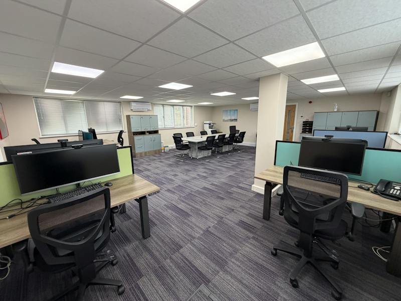 Office in Bordon - photo 3