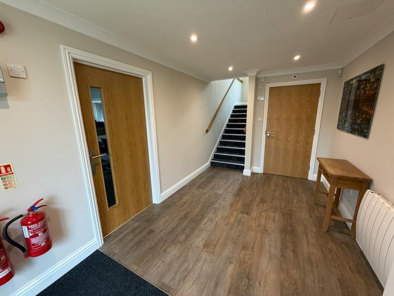 Office in Bordon - photo 4