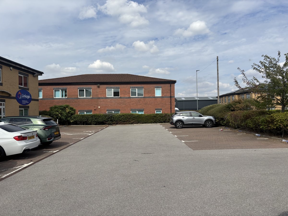 Office in Lincoln - photo 3