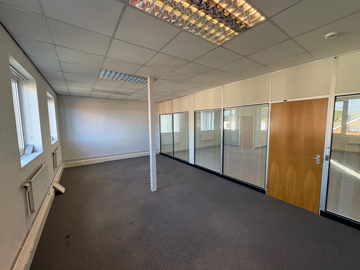 Office in Derby - photo 3