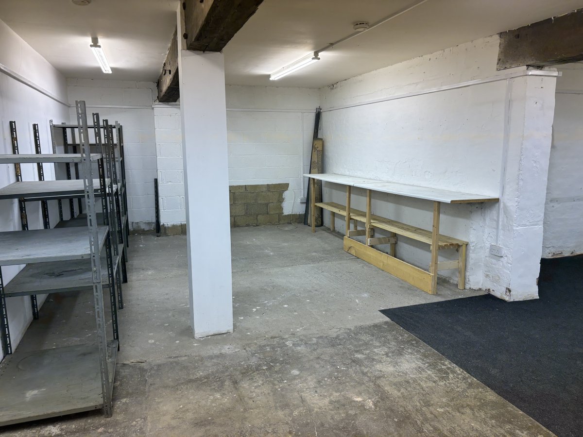Office in Grantham - photo 3