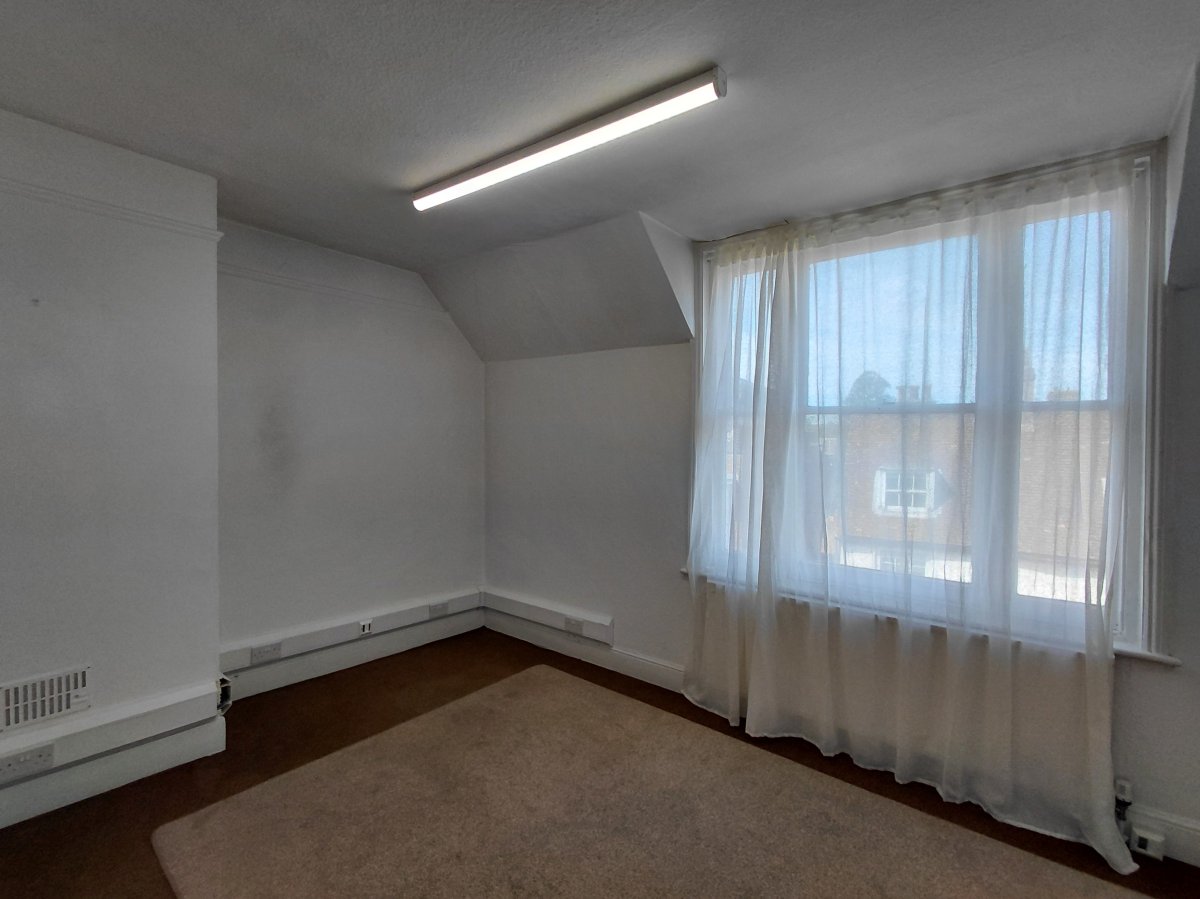 Office in Sevenoaks - photo 4