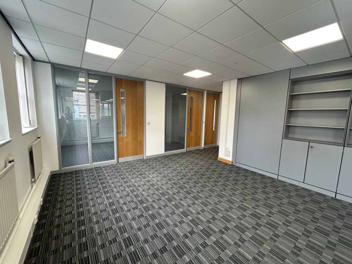 Office in Sale - photo 3