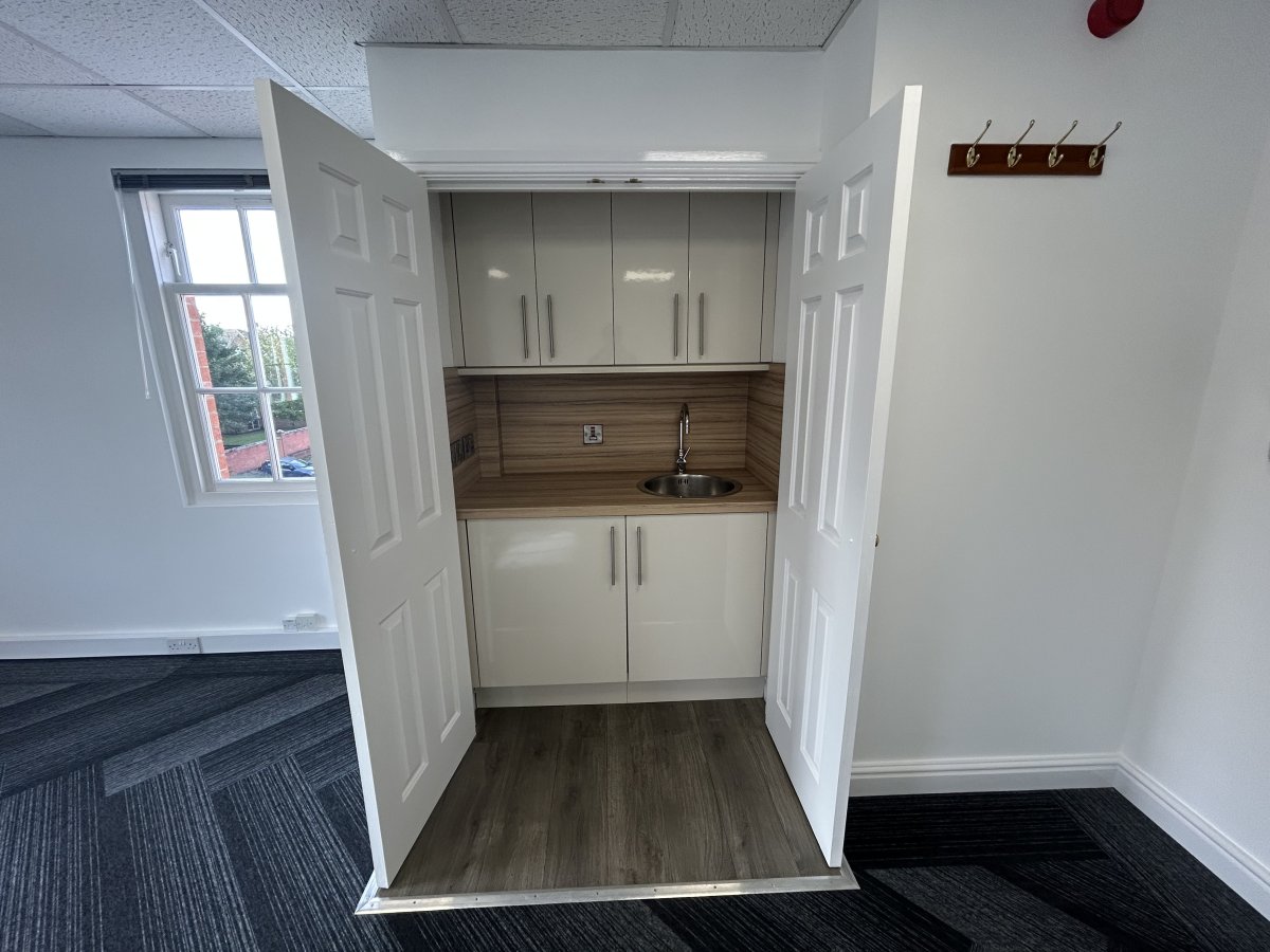 Office in Derby - photo 3