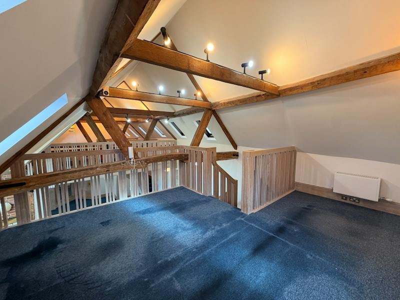 Office in Odiham - photo 4