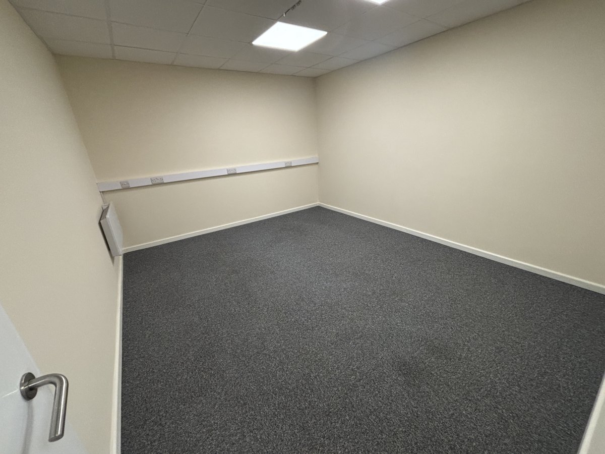 Office in Stanton Under Bardon - photo 3