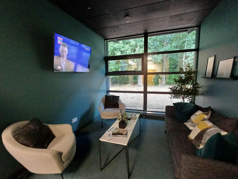 Office in West Malling - photo 3