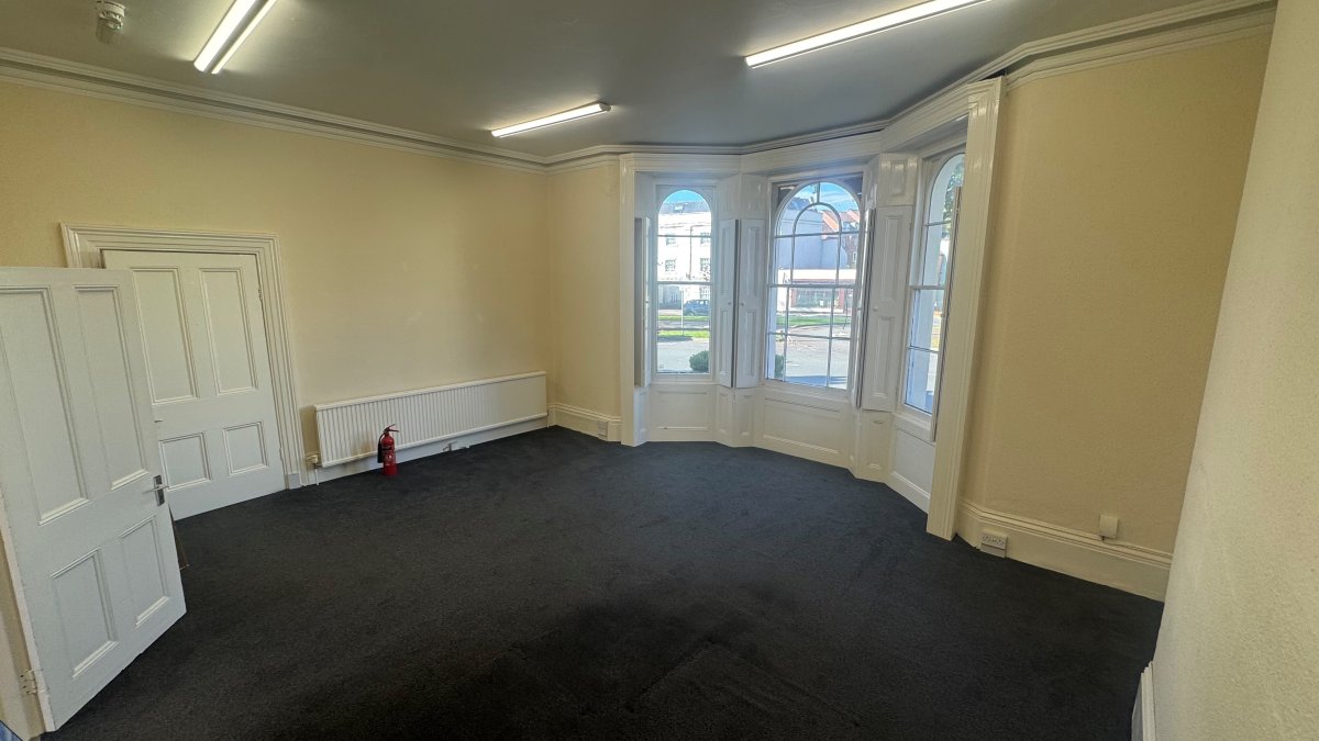 Office in Leamington Spa - photo 2
