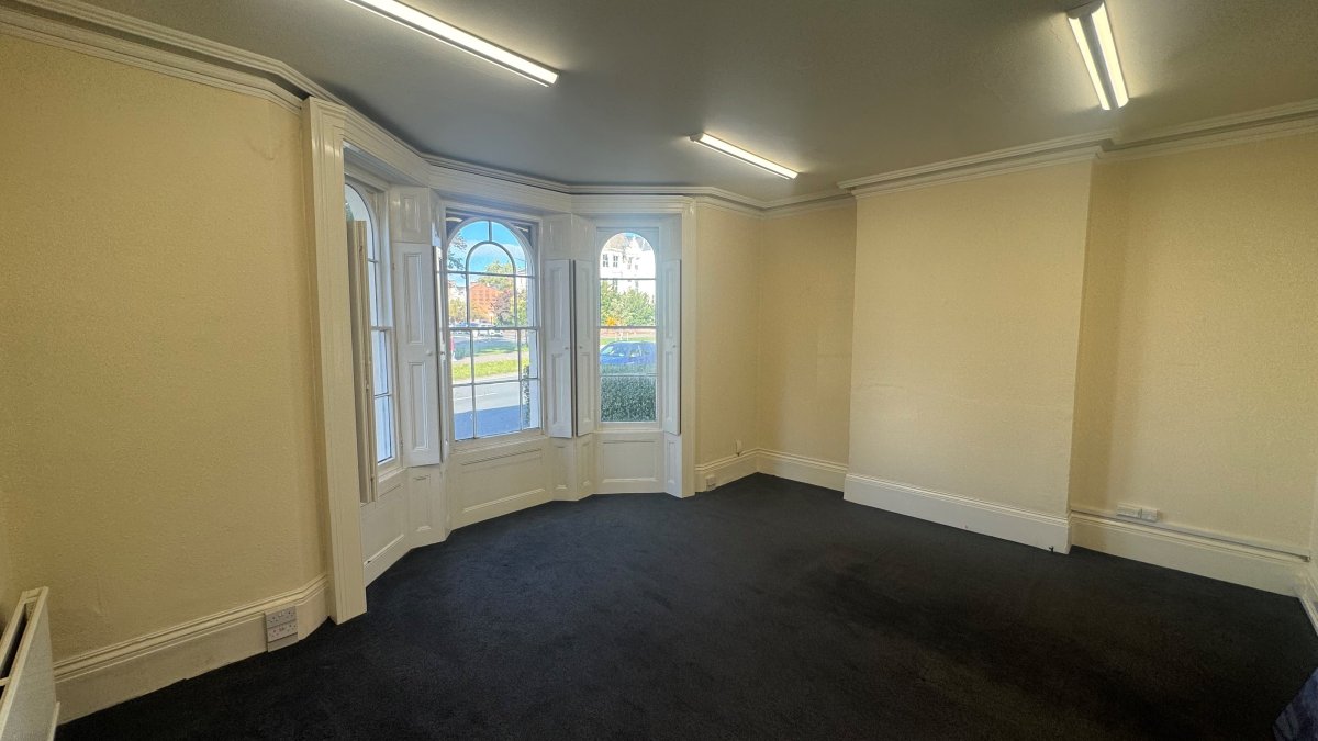Office in Leamington Spa - photo 3