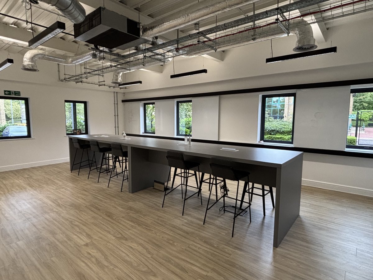Office in Elland - photo 2
