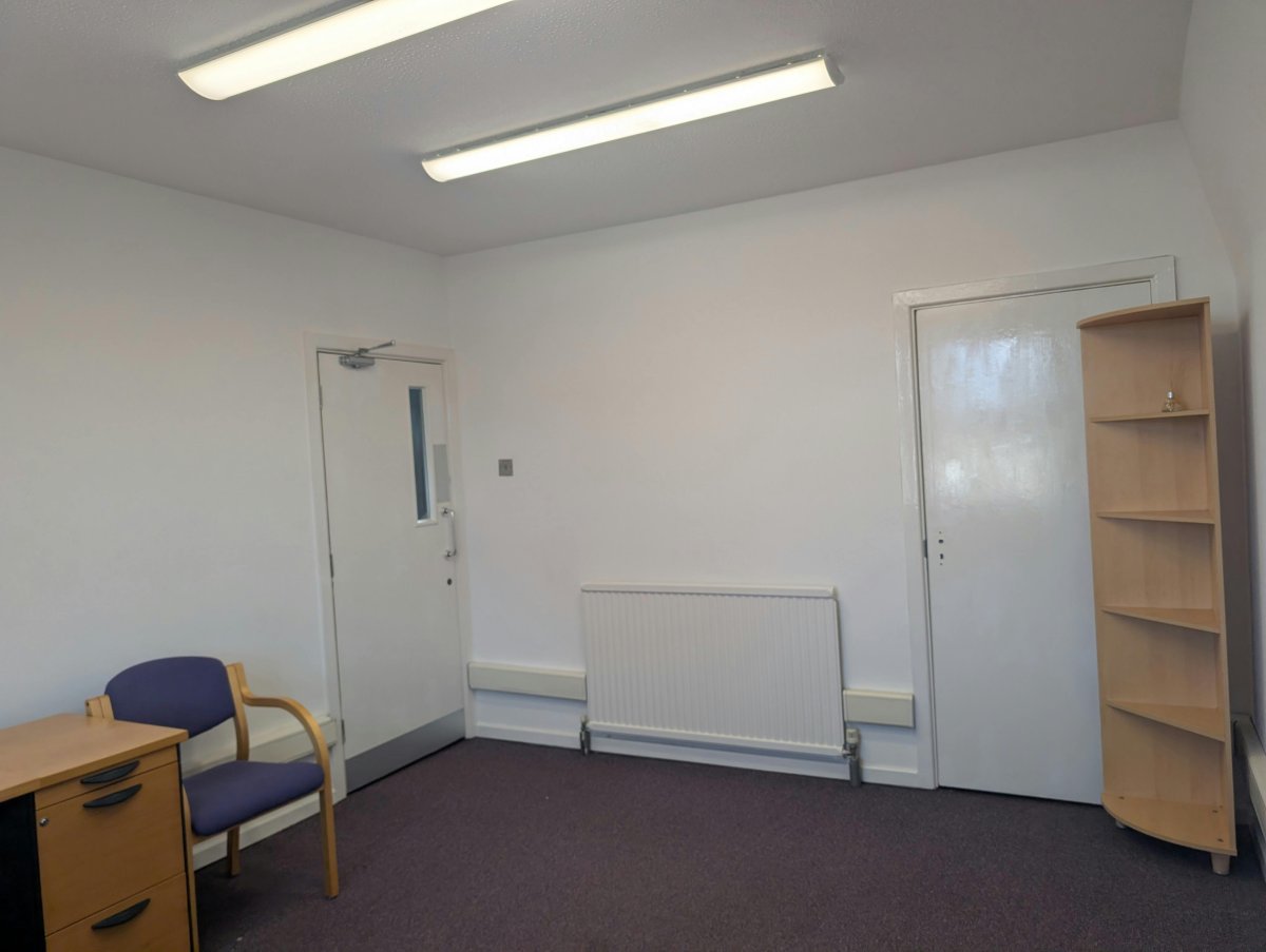 Office in Petersfield - photo 3