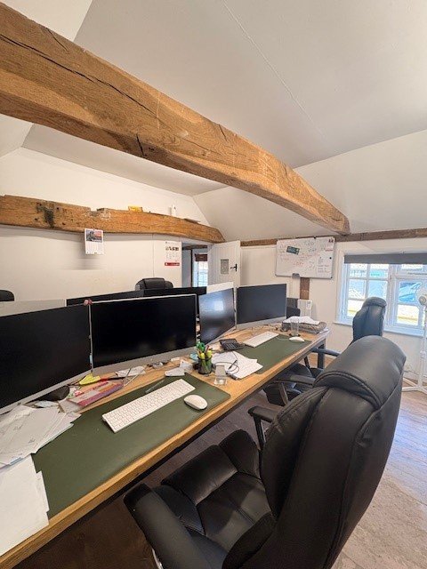 Office in West Grinstead - photo 2
