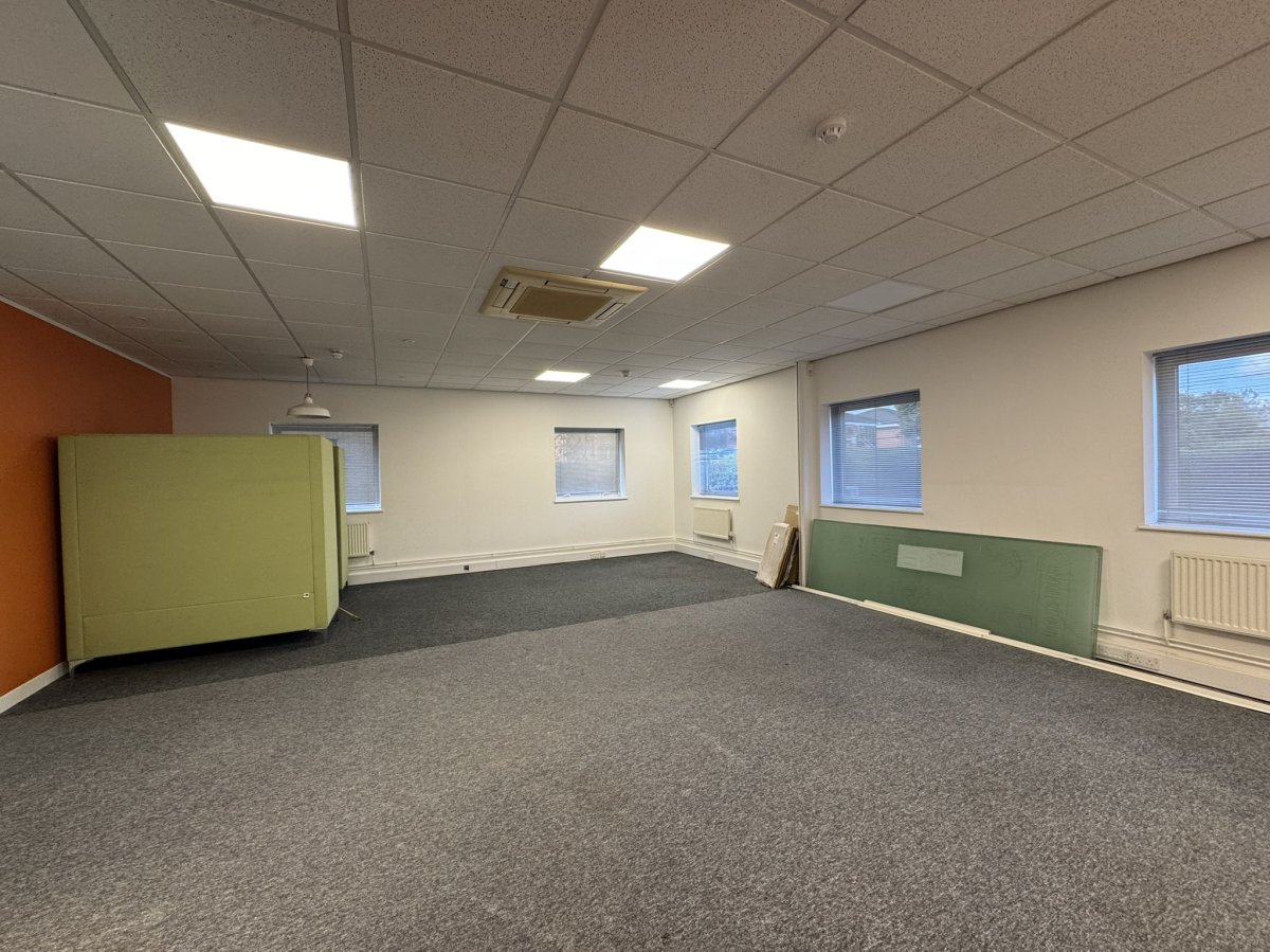 Office in Lynch Wood - photo 4