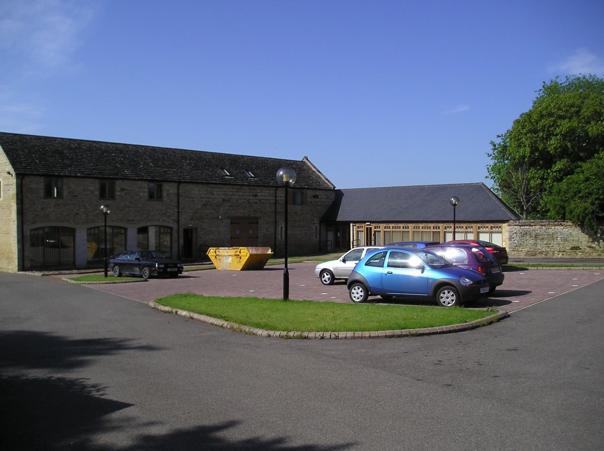 Office in Tinwell - photo 2