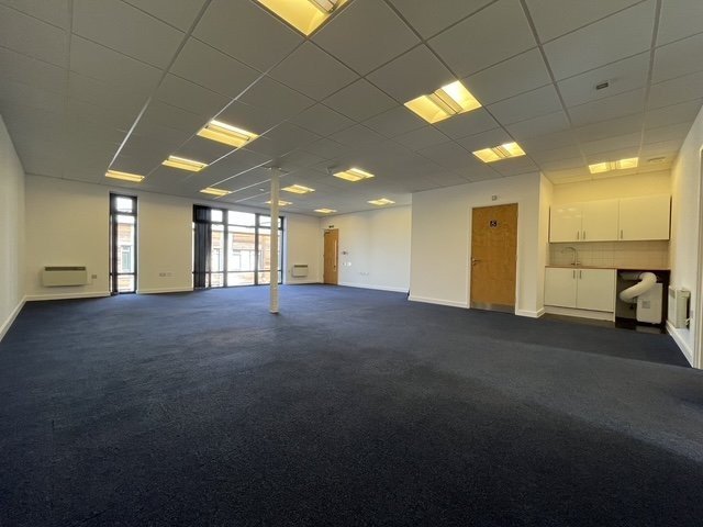 Office in Colchester - photo 3