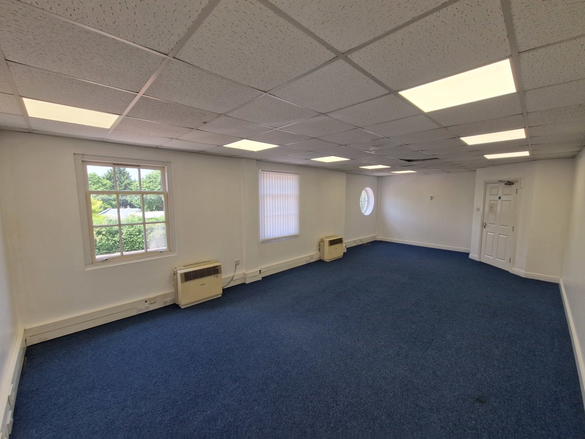 Office in Derby - photo 3