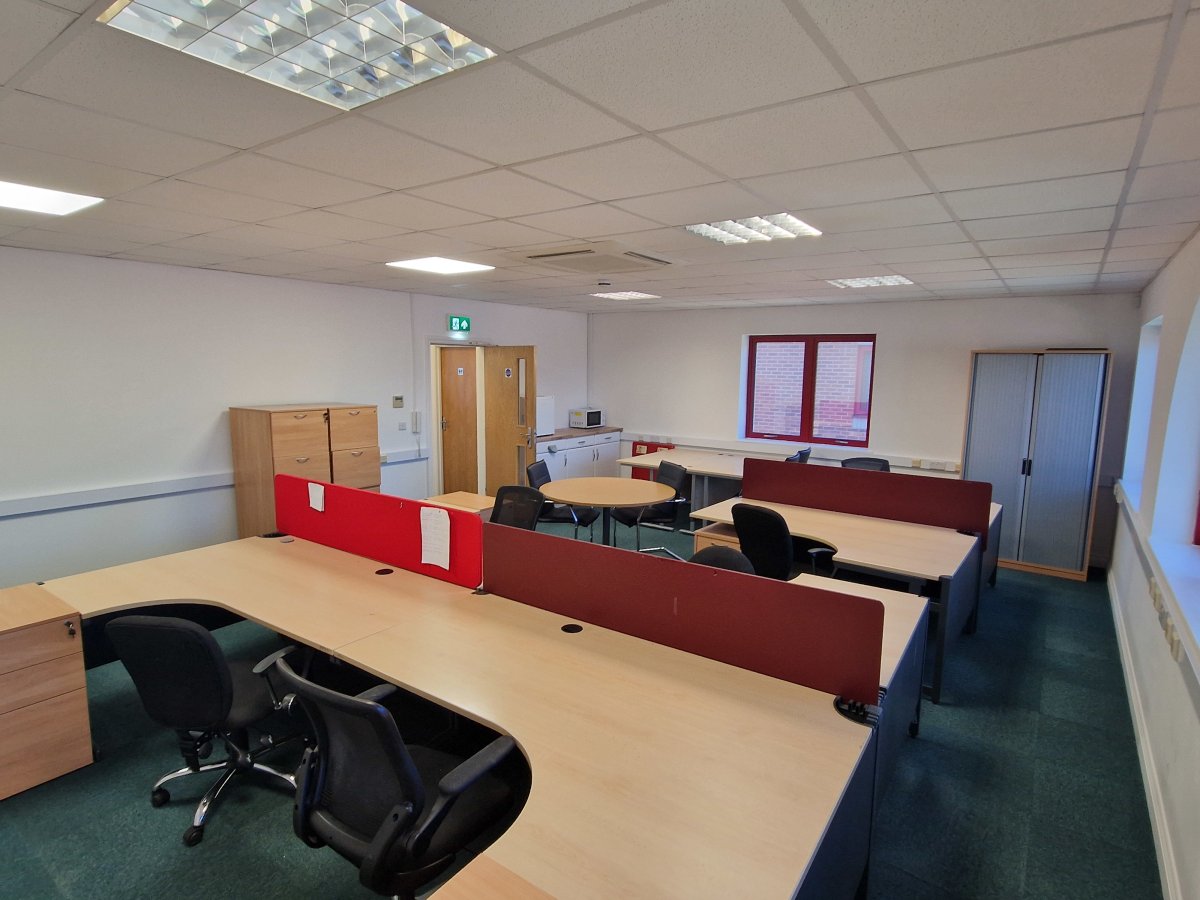 Office in Pride Park - photo 4