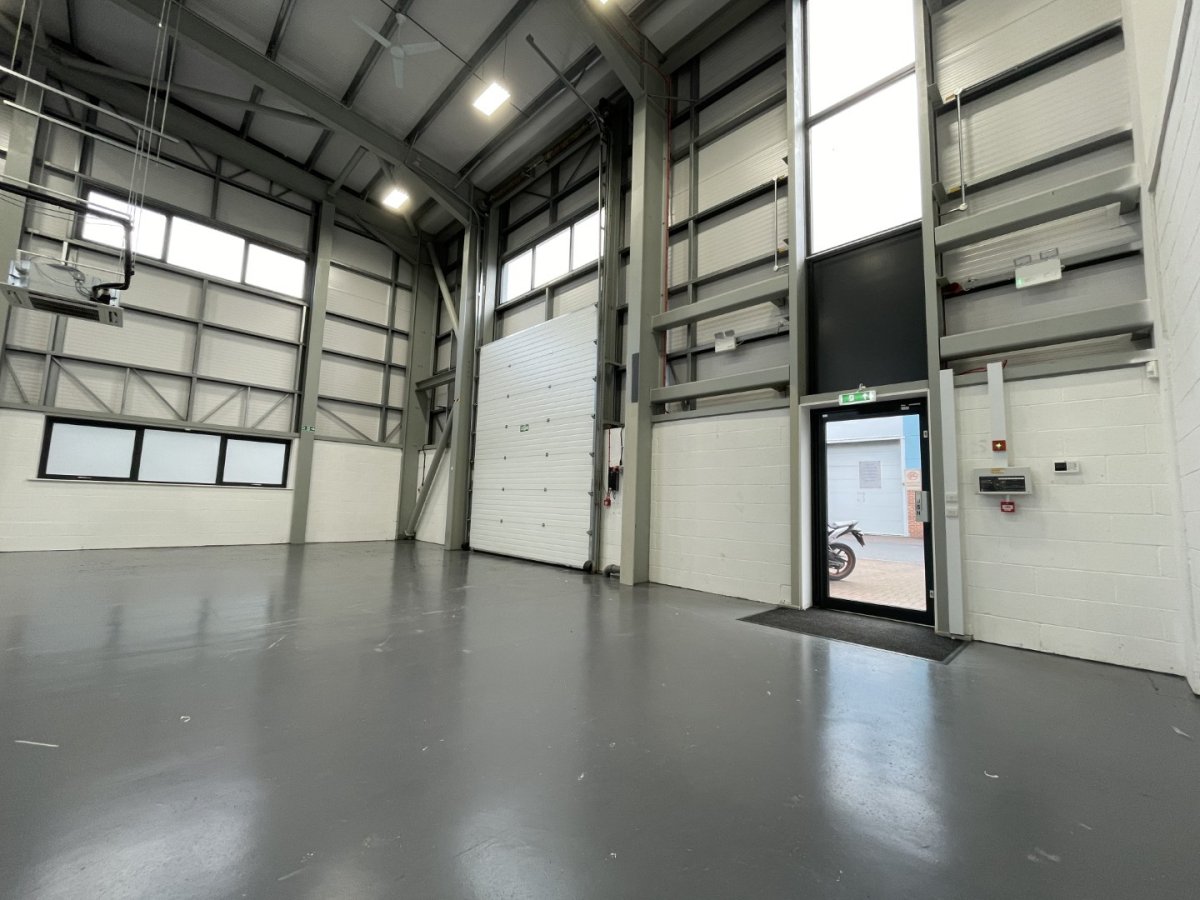Office in Sittingbourne - photo 4