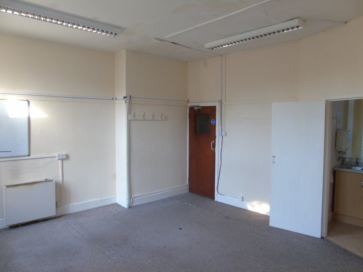Office in Derby - photo 4