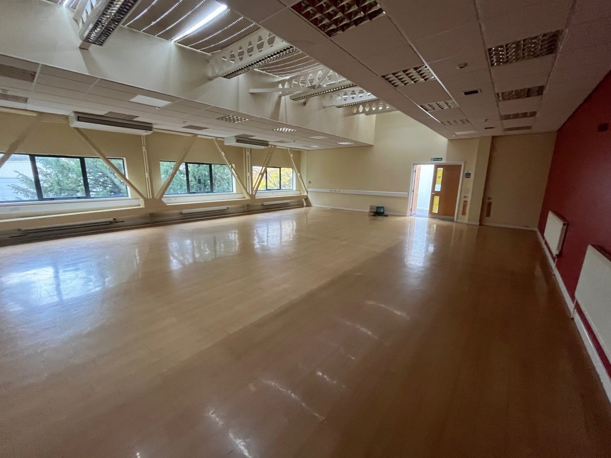 Office in Alfreton - photo 4