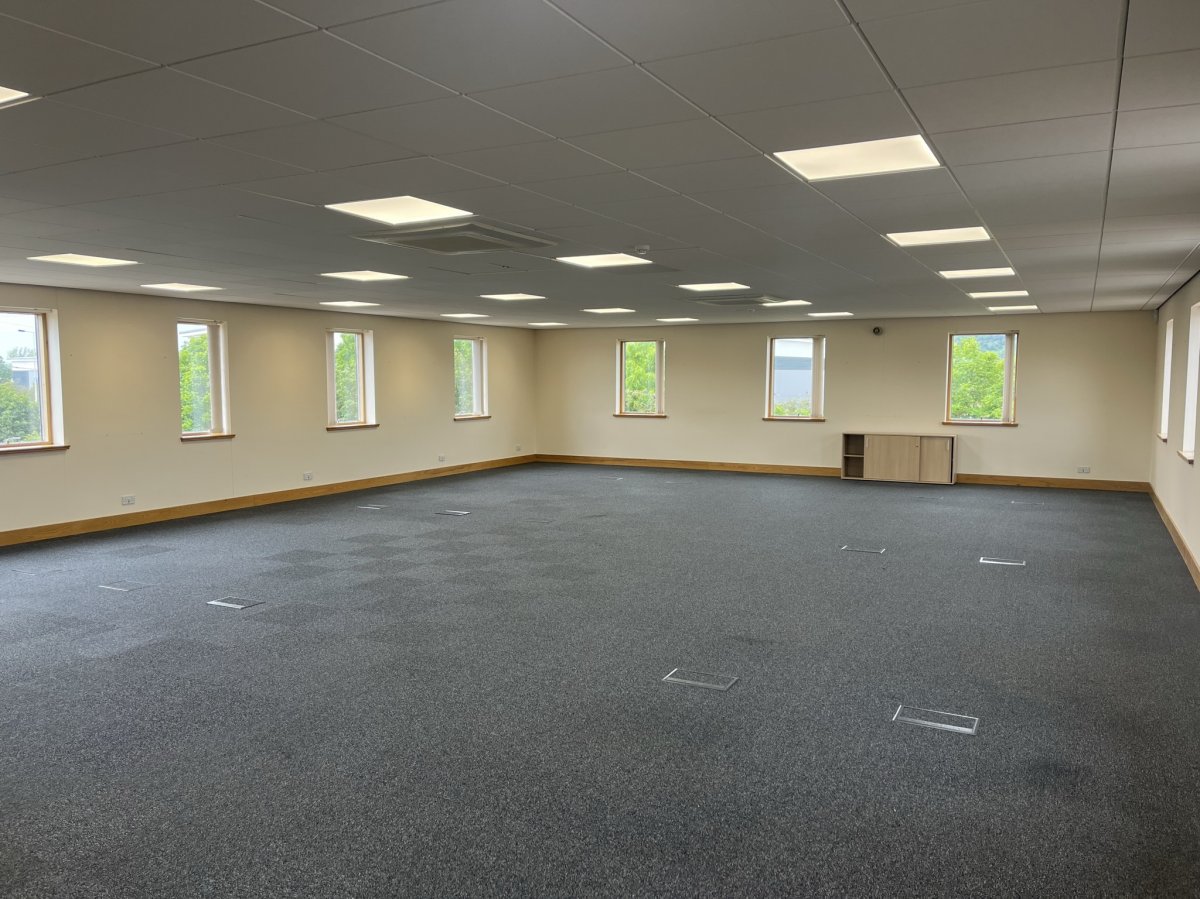 Office in Burton On Trent - photo 3