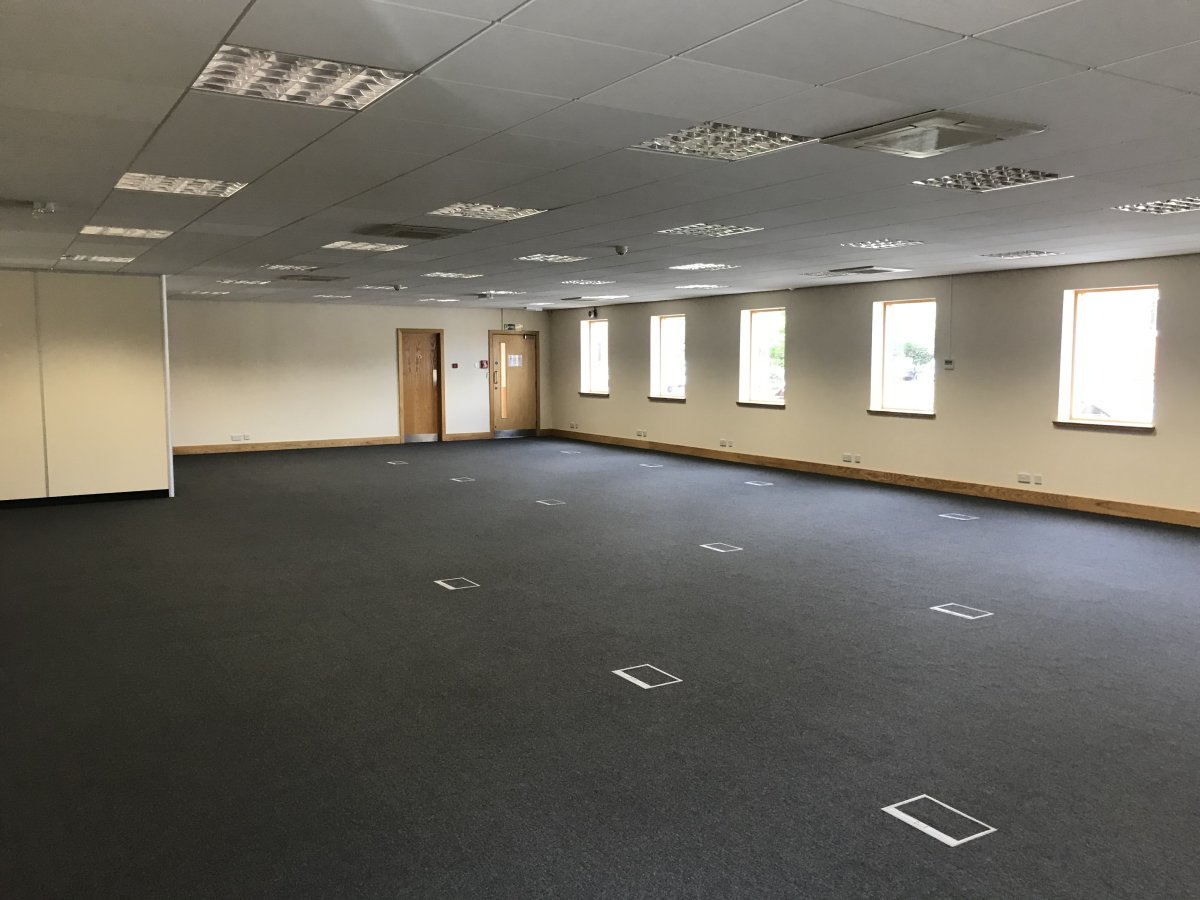 Office in Burton On Trent - photo 3