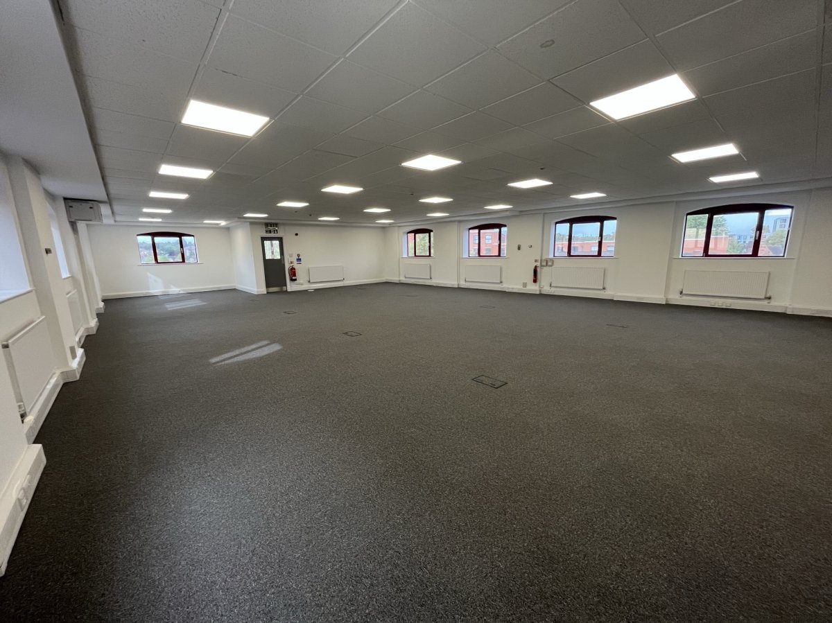 Office in Derby - photo 3