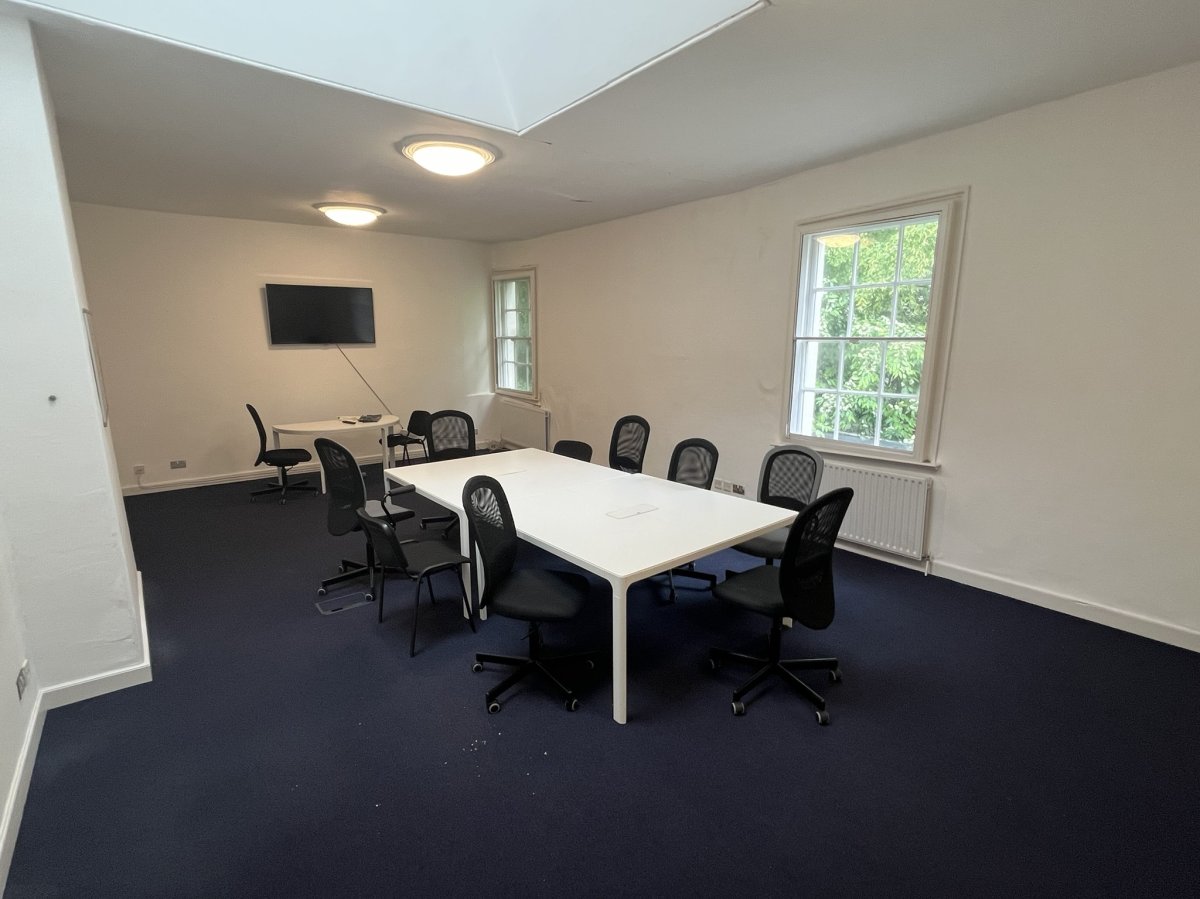 Office in Derby - photo 4