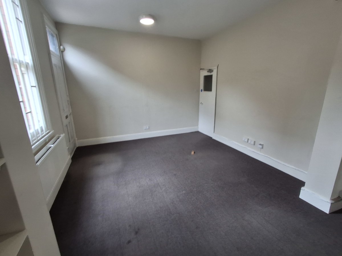 Office in Leicester - photo 3