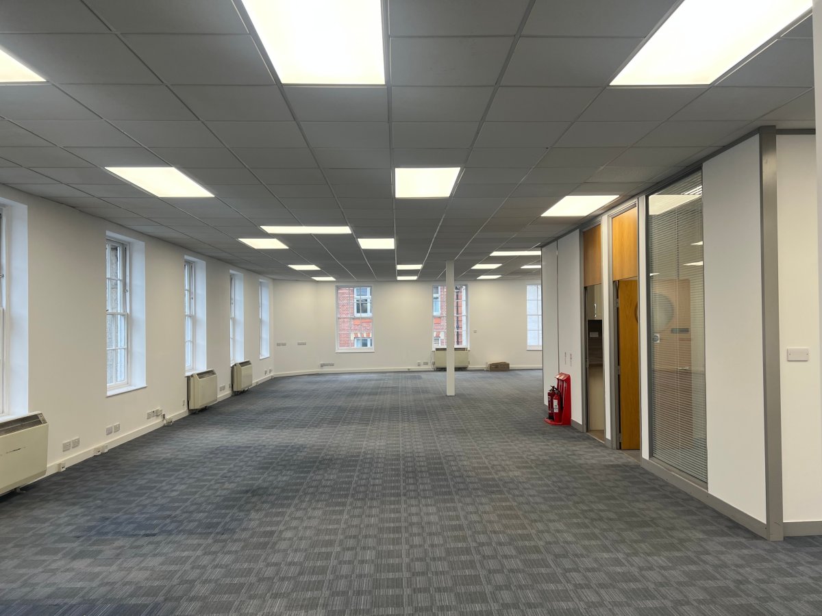 Office in Tavistock - photo 2