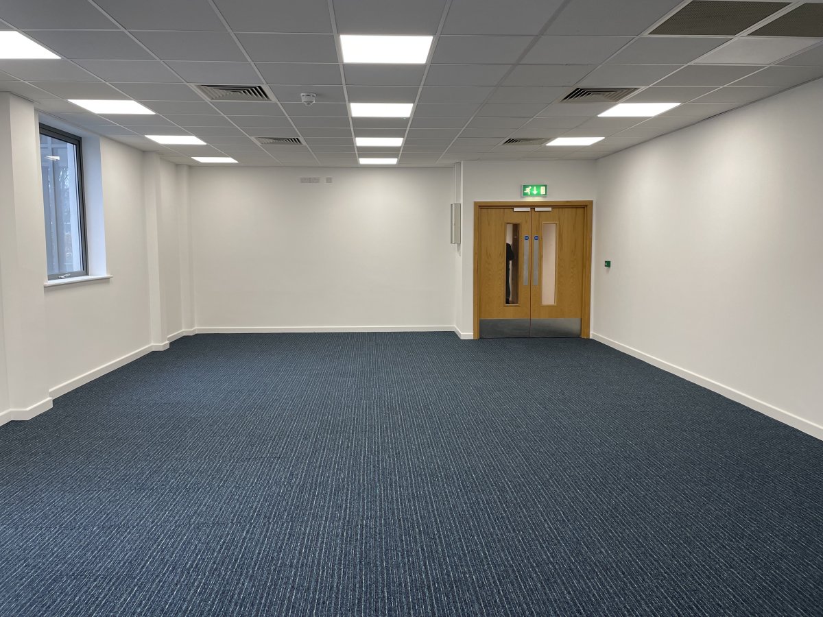 Office in Chesterfield - photo 2